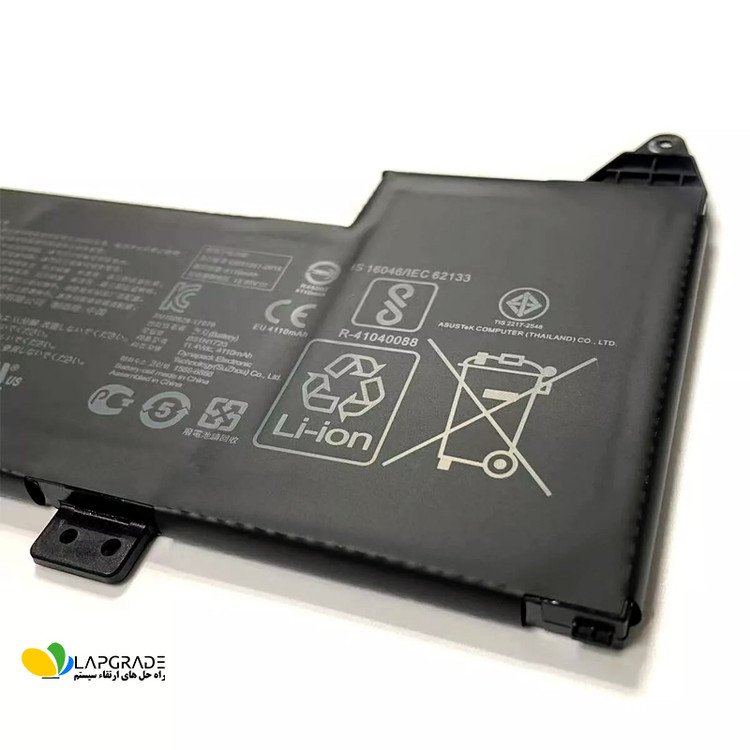 نحوه نصب داخلی باتری لپتاپ ایسوس مدل B31N1723 روی لپتاپ ASUS VivoBook FX570UD - باز کردن قاب پشتی با پیچگوشت، جدا کردن کانکتور قدیمی و قرار دادن باتری جدید در جایگاه مخصوص