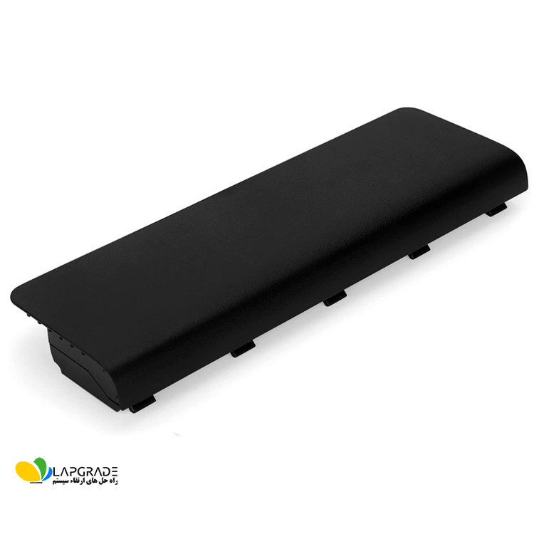 نحوه نصب خارجی باتری لپتاپ ایسوس مدل A32N1405 روی لپتاپ ASUS ROG G551 - قرارگیری در محفظه زیر لپ تاپ و قفل شدن با ضامن کشویی دو مرحله ای