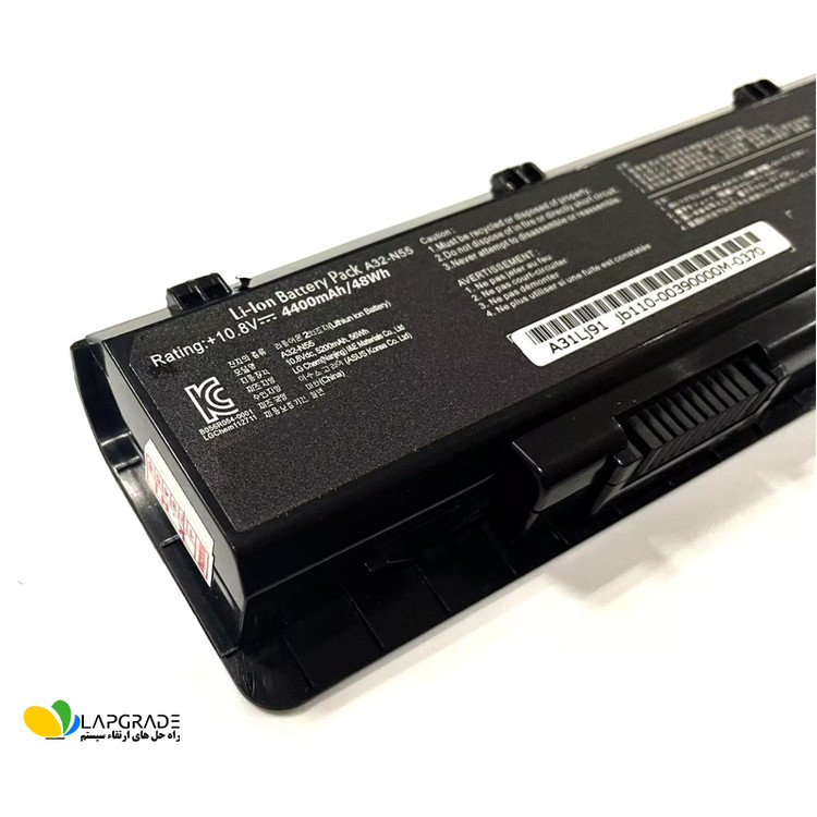 نحوه نصب خارجی باتری لپتاپ ایسوس مدل A32-N55 روی لپتاپ ASUS N75 - قرارگیری در محفظه زیر لپ تاپ و قفل شدن با دو اهرم کشویی بدون نیاز به ابزار