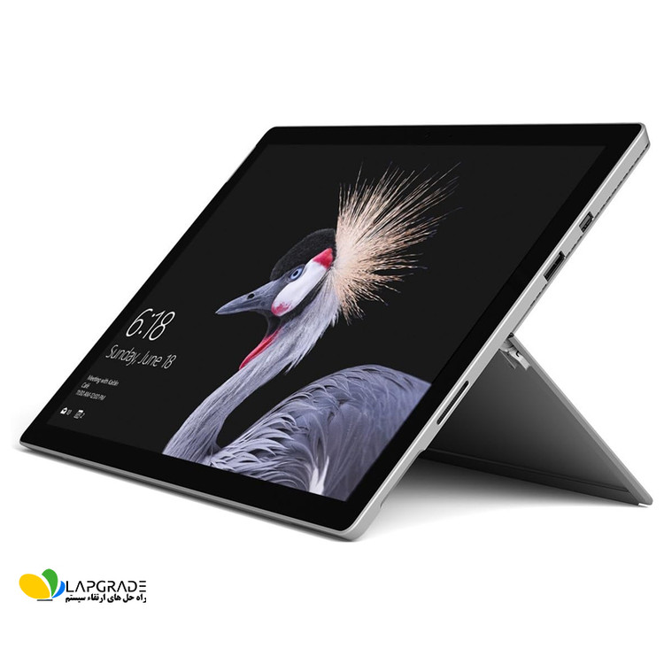 نمای پورت USB 3.0، پورت شارژ مغناطیسی و جک هدفون روی سرفیس پرو 5 مایکروسافت